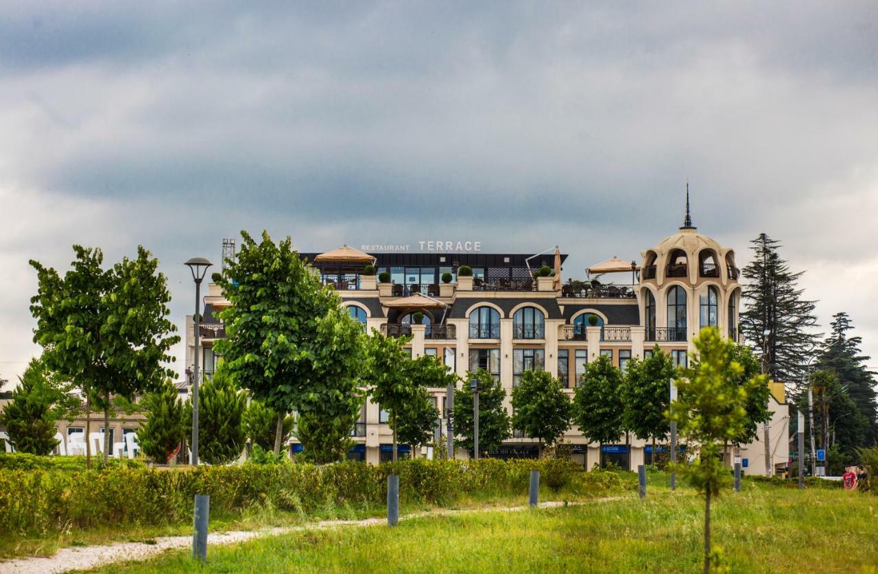 Garden Palace Hotel Zugdidi Exterior photo